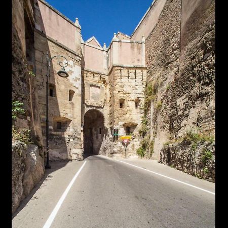 ホテル Sole !! Cagliari Centro エクステリア 写真