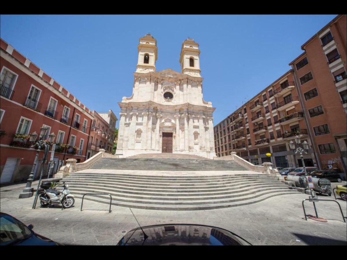 ホテル Sole !! Cagliari Centro エクステリア 写真